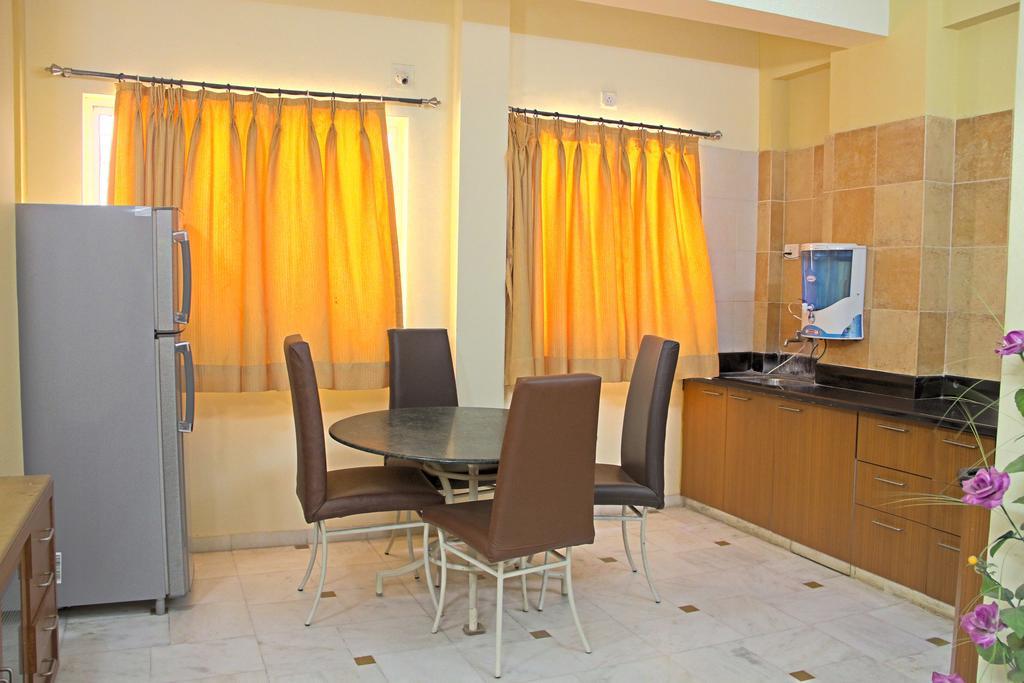 Shreeji Service Apartment Vadodara Dış mekan fotoğraf