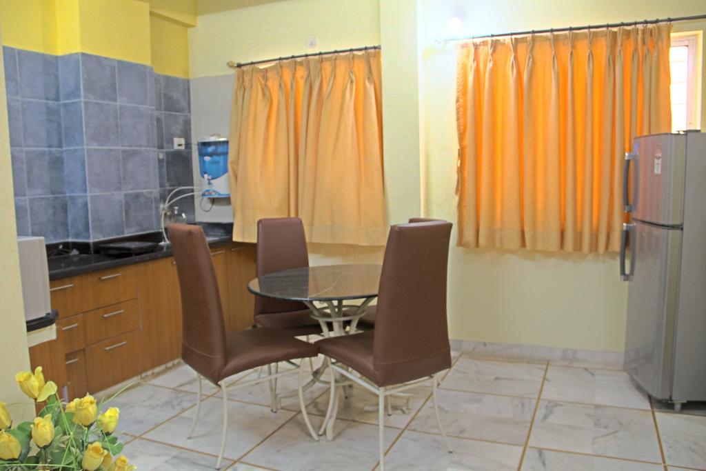Shreeji Service Apartment Vadodara Dış mekan fotoğraf