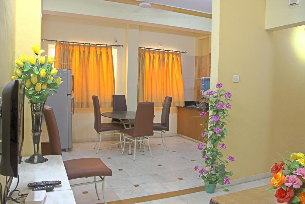 Shreeji Service Apartment Vadodara Dış mekan fotoğraf